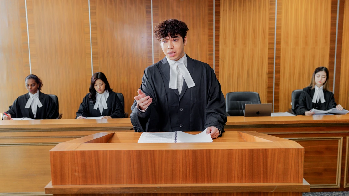 Taylor's law student in the moot court