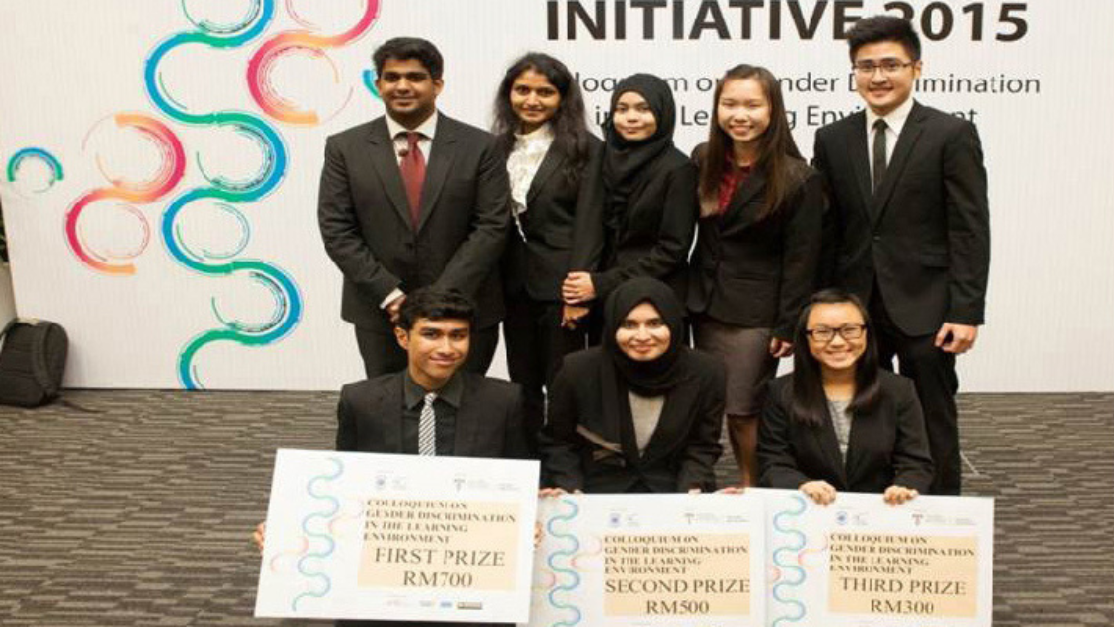 students and lecturer representative posing for a group photo