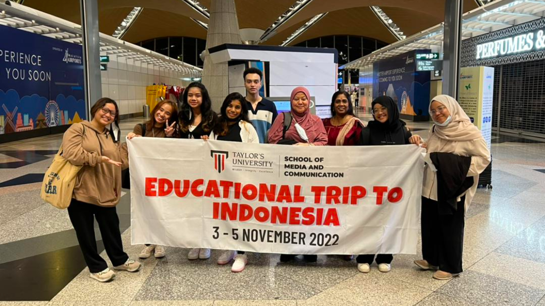 Group of students next to the boarding gate