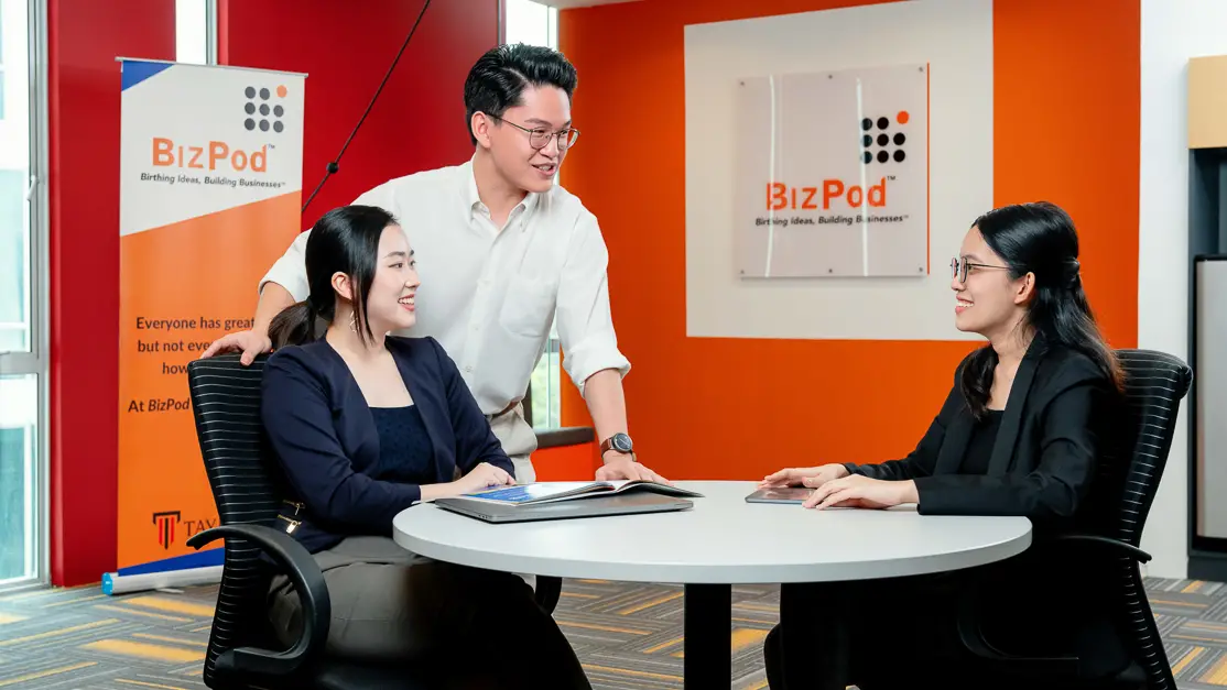 Taylor's communication student in the bizpod