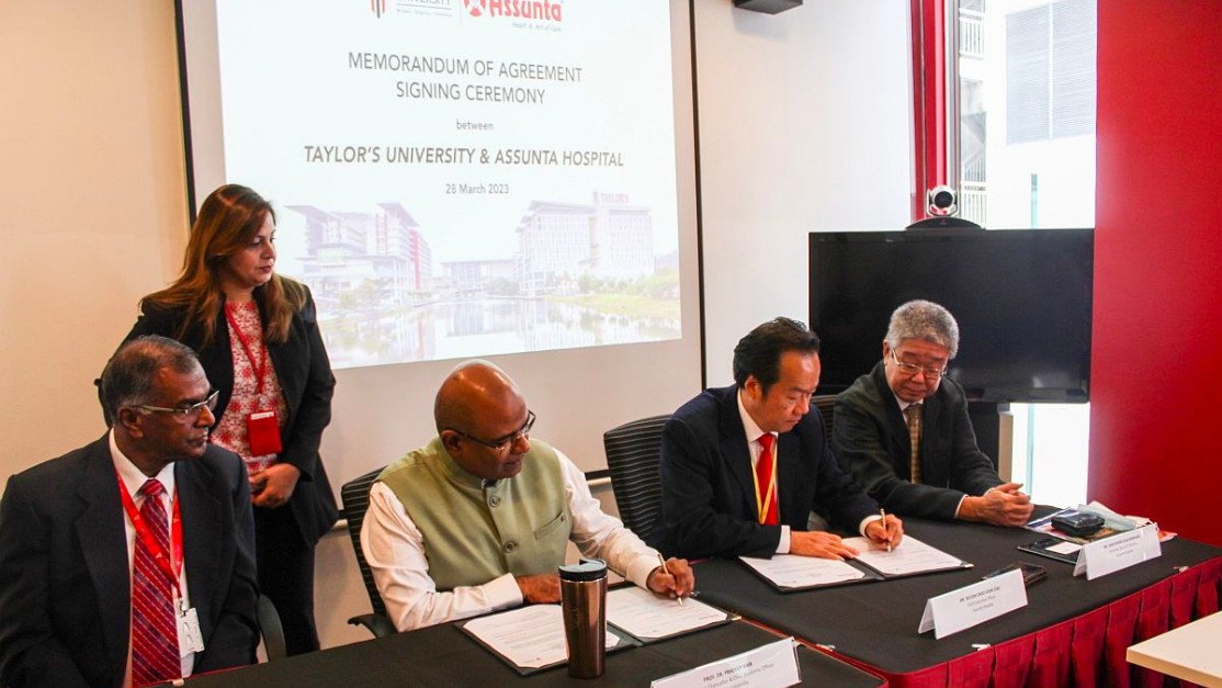 Taylor's Medical Staff signing MOU with Assunta Hospital