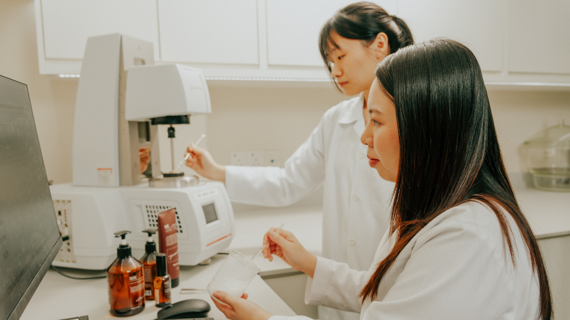 Taylor's pharmaceutical science student carry out experiment in the lab