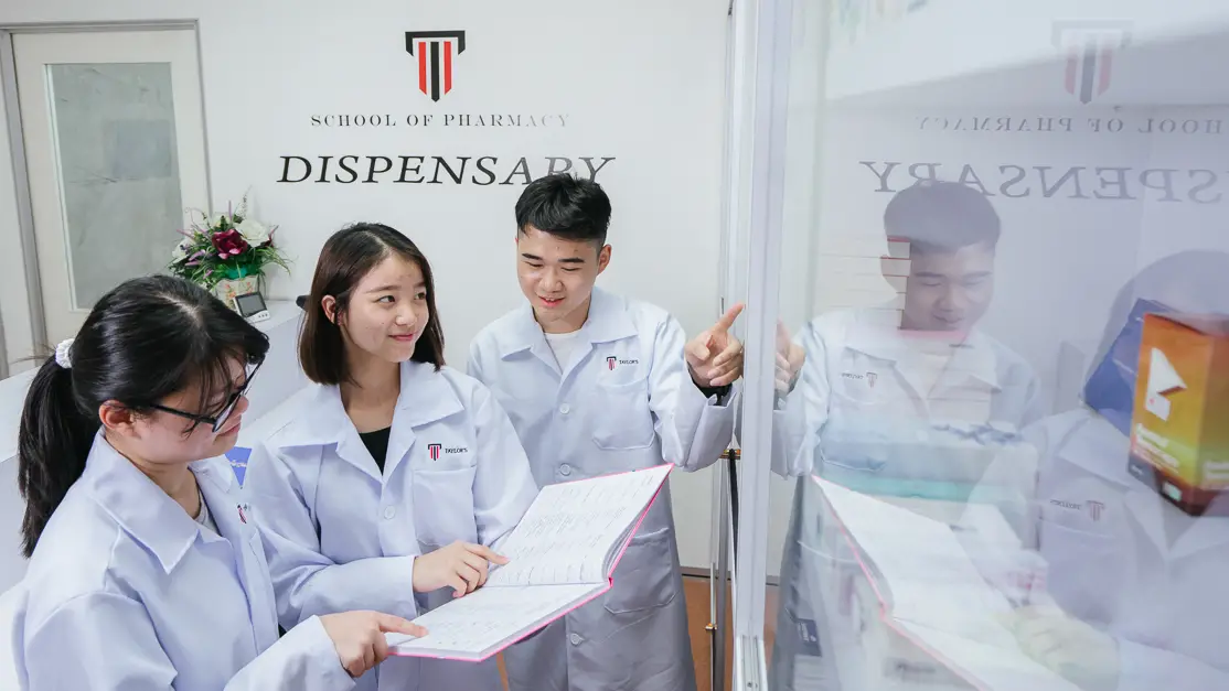 Group of Taylor's pharmacy student internship in the clinic