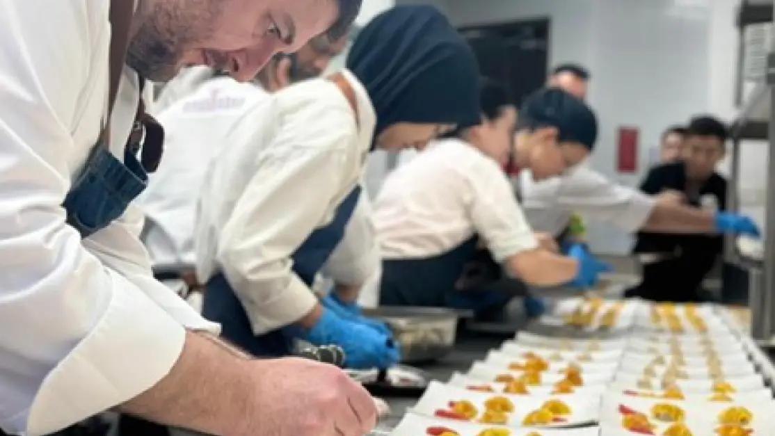 students-learn-the-michelin-star-way