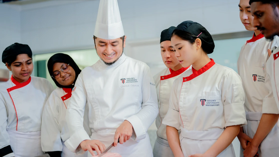 Taylor's culinary Institute lecturer demonstrates how to make macaroons 