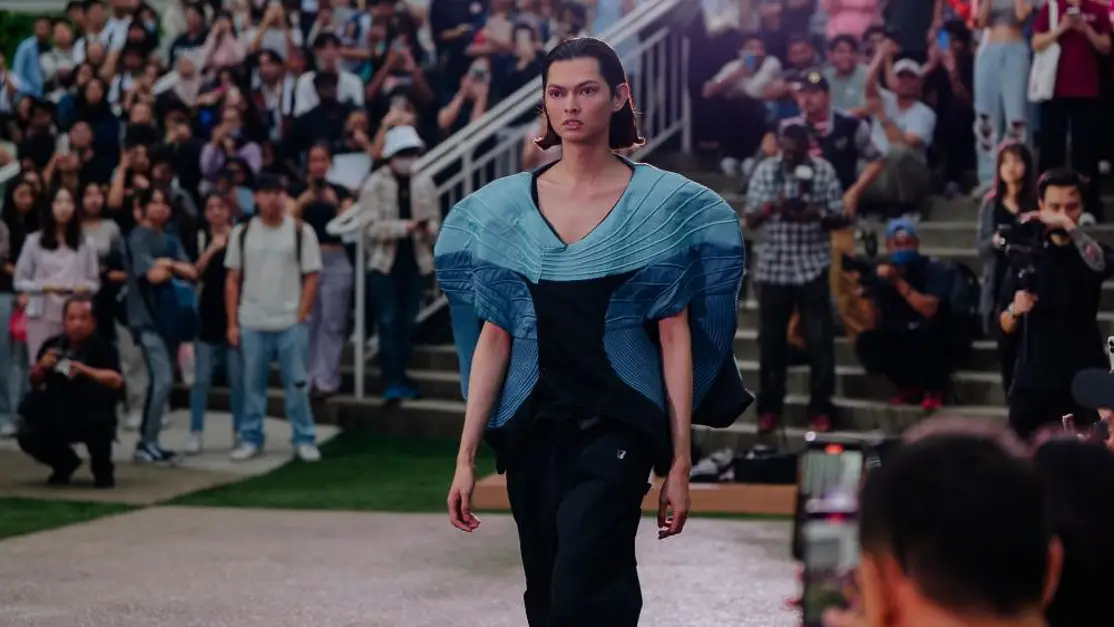 Taylor's fashion study student participating in the fashion event
