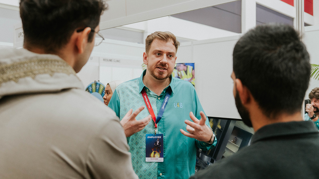 Recruiter at the career fair