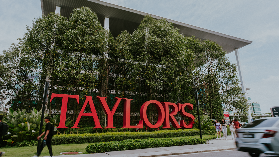 panaramic shot of taylors lakeside campus